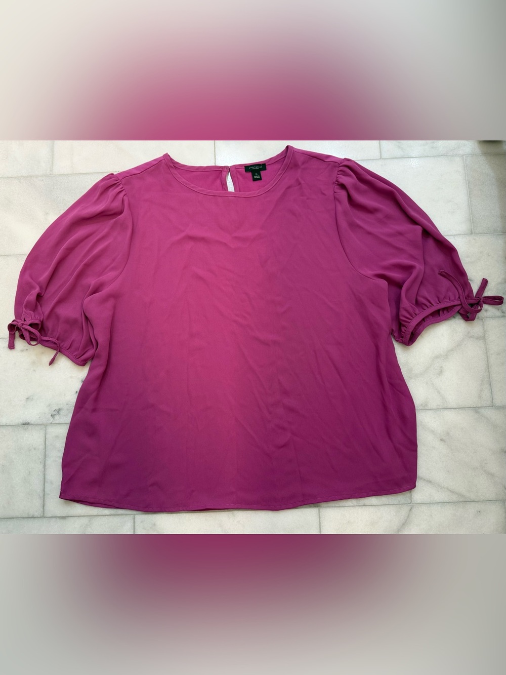Ann Taylor Factory Fuchsia Puff-Sleeve Round-Neck Blouse. XL. NWOT.